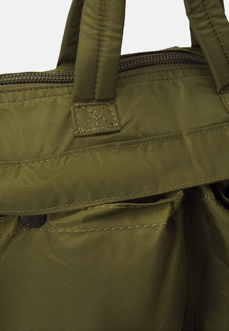 Alpha Industries LABEL HELMET BAG UNISEX - Umhängetasche - Dark Olive 6 Alpha Industries LABEL HELMET BAG UNISEX - Umhängetasche - Dark Olive – Bild 6