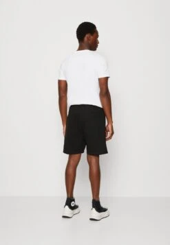 Alpha Industries PATCH - Shorts - Black -Alpha Industries 69de3057e2474e3988e1a46cfbf6f351