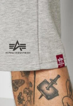 Alpha Industries BASIC SMALL LOGO - Shorts - Grey Heather -Alpha Industries 6d2cad8a12e64f66b55da2ba34a95c26