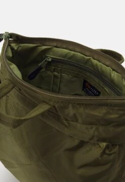 Alpha Industries LABEL HELMET BAG UNISEX - Umhängetasche - Dark Olive 8 Alpha Industries LABEL HELMET BAG UNISEX - Umhängetasche - Dark Olive -Alpha Industries 72a69099669b45be95c422fa66e45596