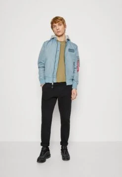 Alpha Industries -Alpha Industries 8ebf3fe4ddde47149e09540f47bc9903