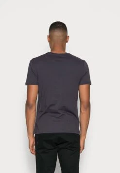 Alpha Industries CAMO - T-Shirt Print - Iron Grey -Alpha Industries 9b07b91e6d594306bcce5929b739bf9b