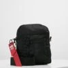 Alpha Industries CREW CARRY BAG - Umhängetasche - Black