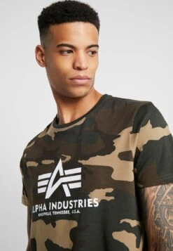 Alpha Industries CAMO - T-Shirt Print - Woodland Camo -Alpha Industries a4588ba30a7e4a21b31fd6568c9bfe17