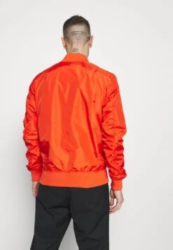 Alpha Industries MA-1 - Bomberjacke - Atomic Red 8 Alpha Industries MA-1 - Bomberjacke - Atomic Red -Alpha Industries bdb5b2d663ab4035b835eac4969083a5