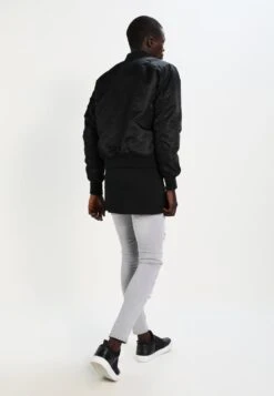 Alpha Industries Bomberjacke - Black 8 Alpha Industries Bomberjacke - Black -Alpha Industries c7715017edf24d738a7c785004bf683b