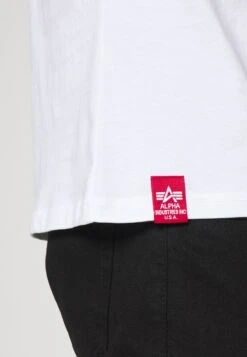 Alpha Industries HOT WHEELS BACK PRINT - T-Shirt Print - White -Alpha Industries c7f3d6f6ca374244a1e33a8baadc3c1c